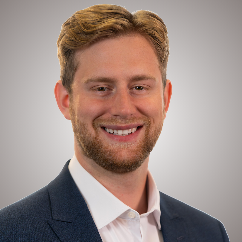 Justin DePue Headshot Gradient